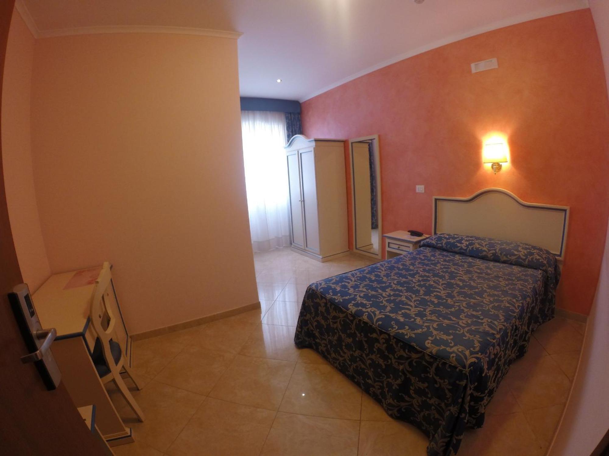 Hotel Aquila Aprilia Pokoj fotografie