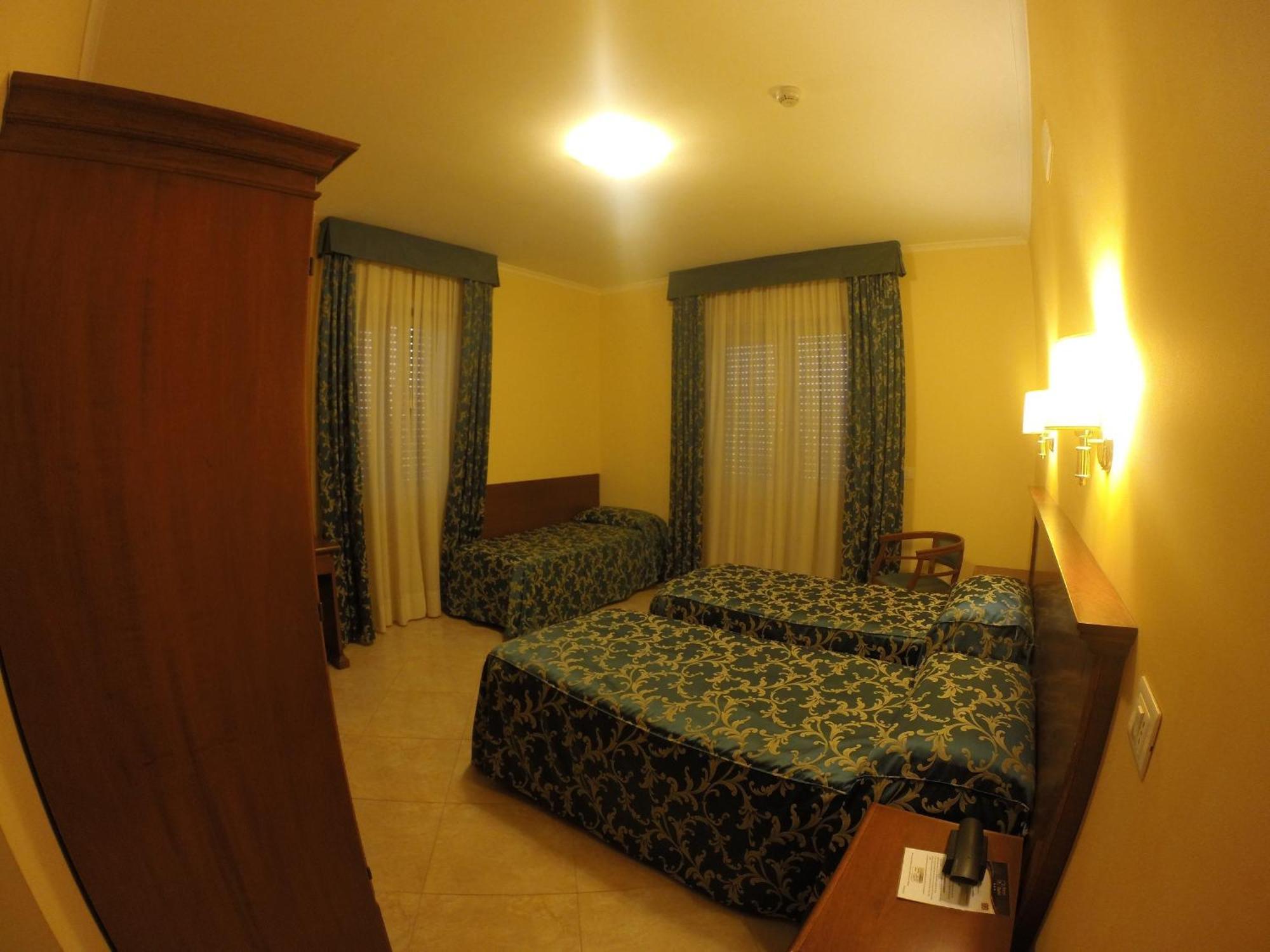 Hotel Aquila Aprilia Pokoj fotografie