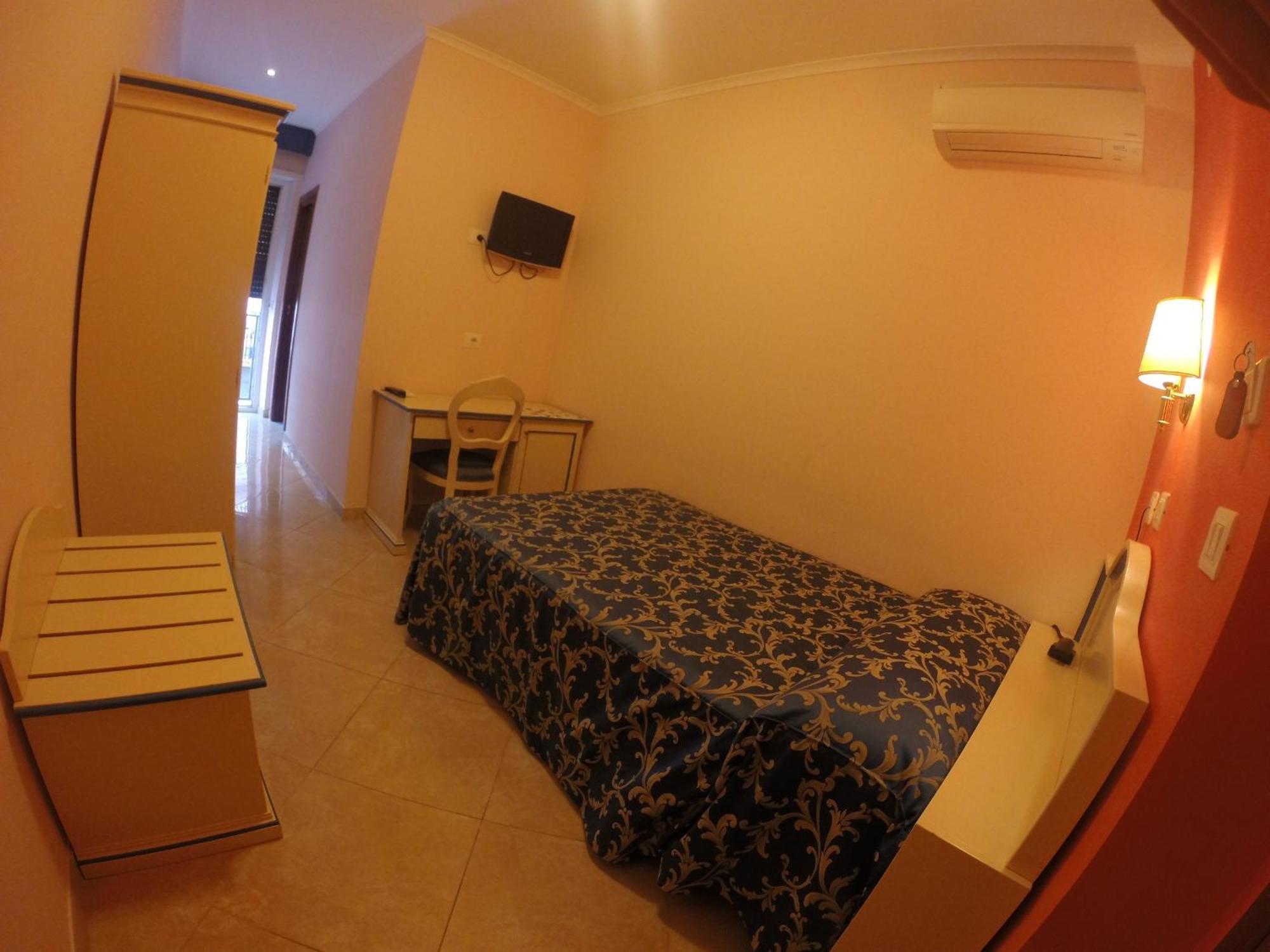Hotel Aquila Aprilia Pokoj fotografie