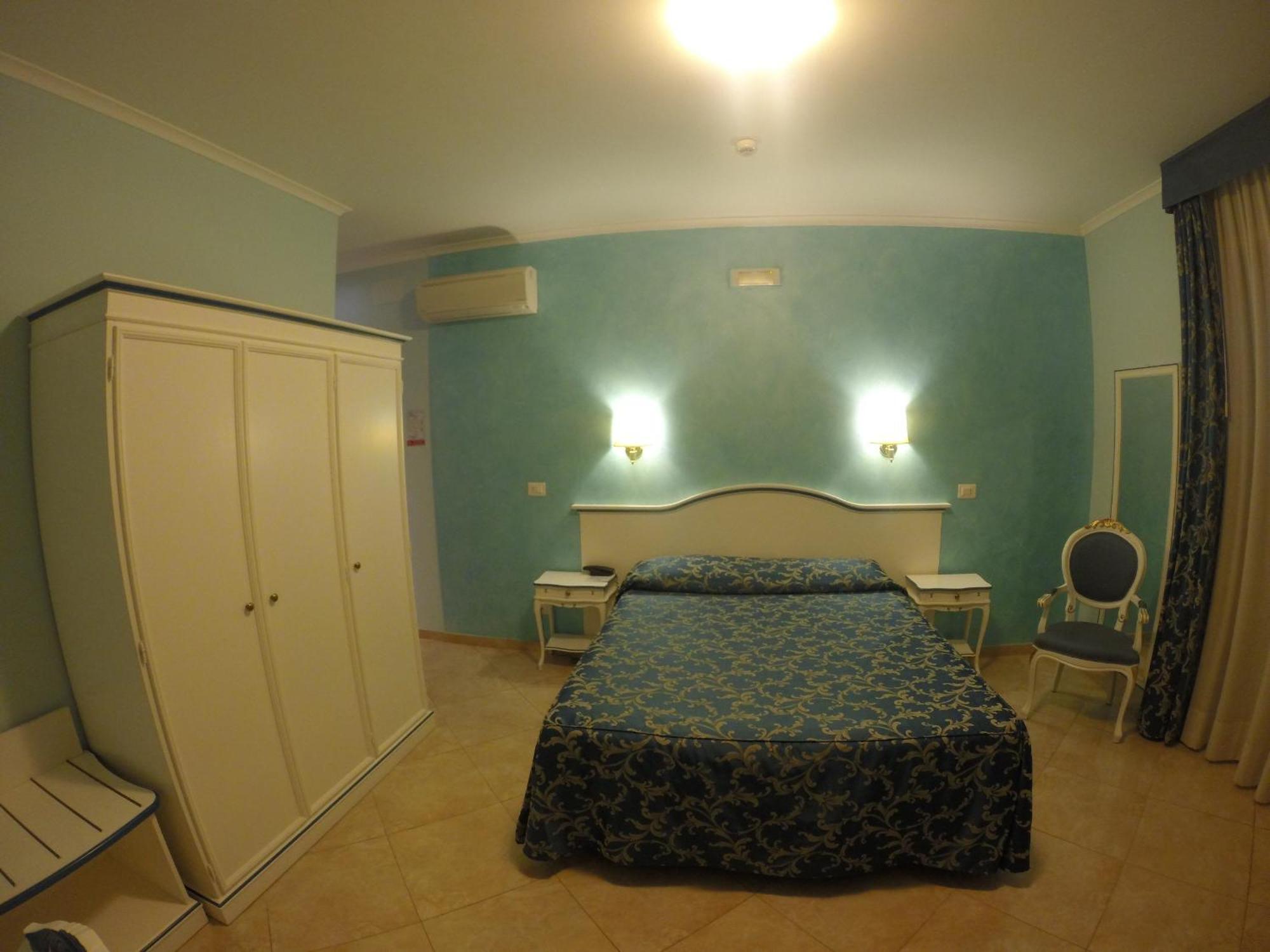 Hotel Aquila Aprilia Pokoj fotografie