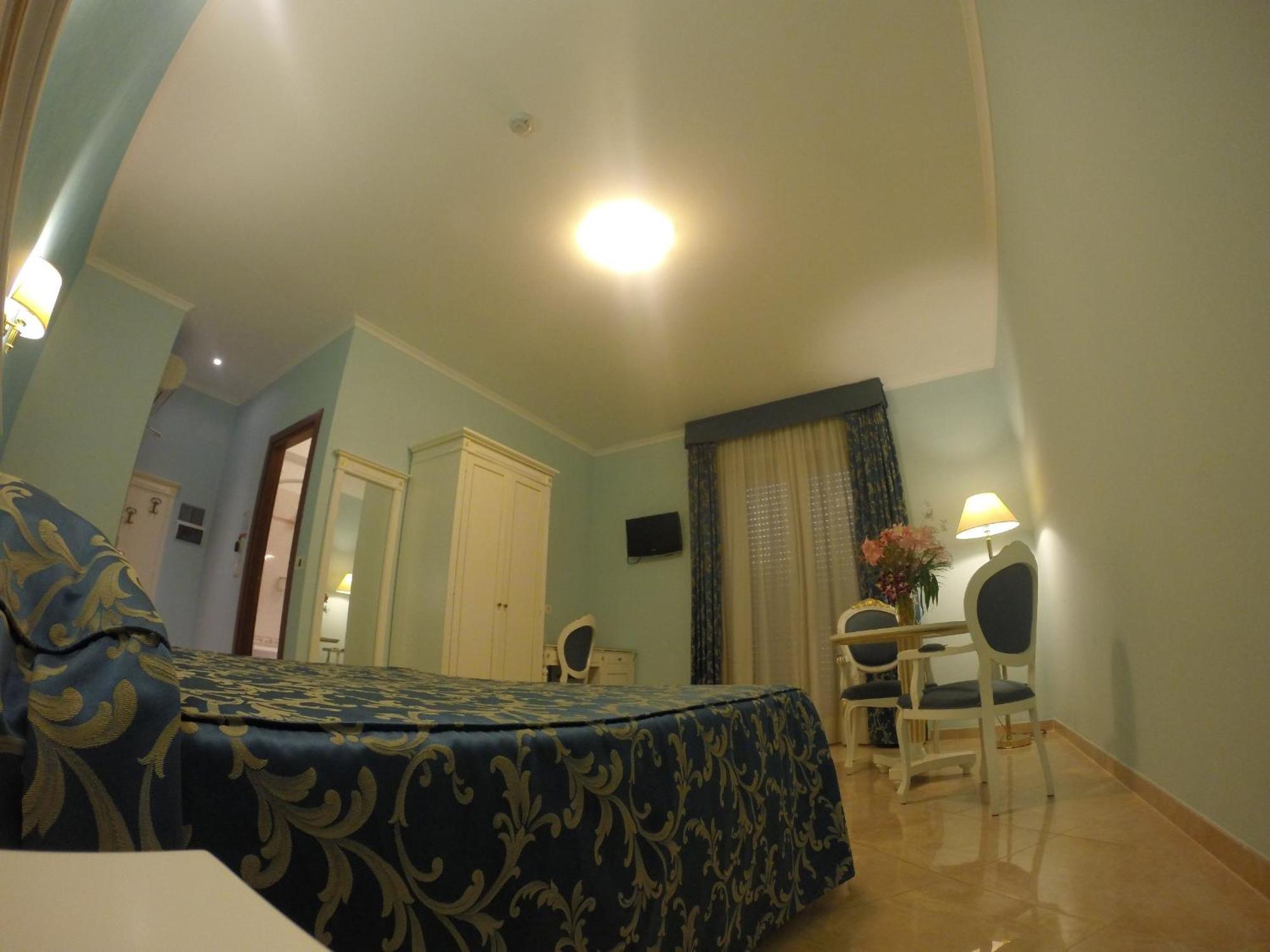Hotel Aquila Aprilia Pokoj fotografie