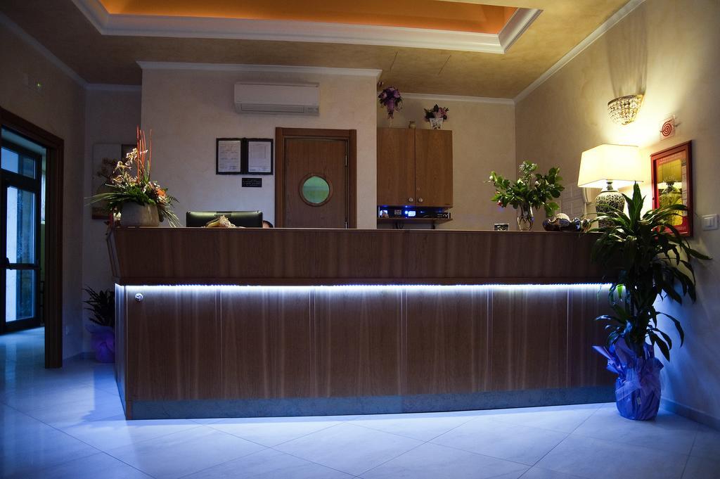 Hotel Aquila Aprilia Exteriér fotografie