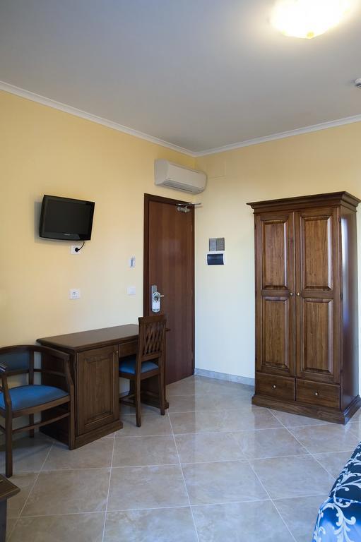 Hotel Aquila Aprilia Exteriér fotografie