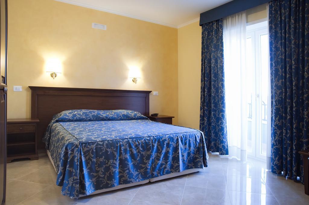 Hotel Aquila Aprilia Exteriér fotografie